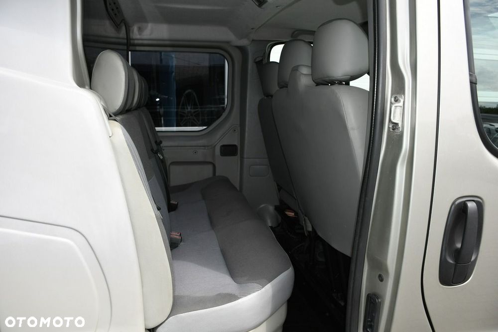 Opel Vivaro - 27
