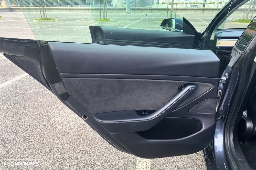 Tesla Model 3 Long-Range Dual Motor AWD - 9
