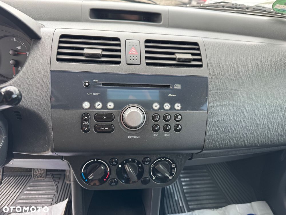 Suzuki Swift 1.3 JB Edition - 12