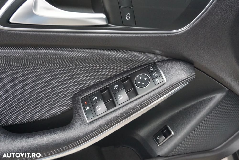 Mercedes-Benz GLA 200 d 4Matic 7G-DCT Urban - 16