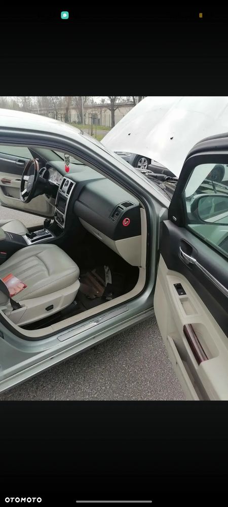 Chrysler 300C 2.7 V6 - 2