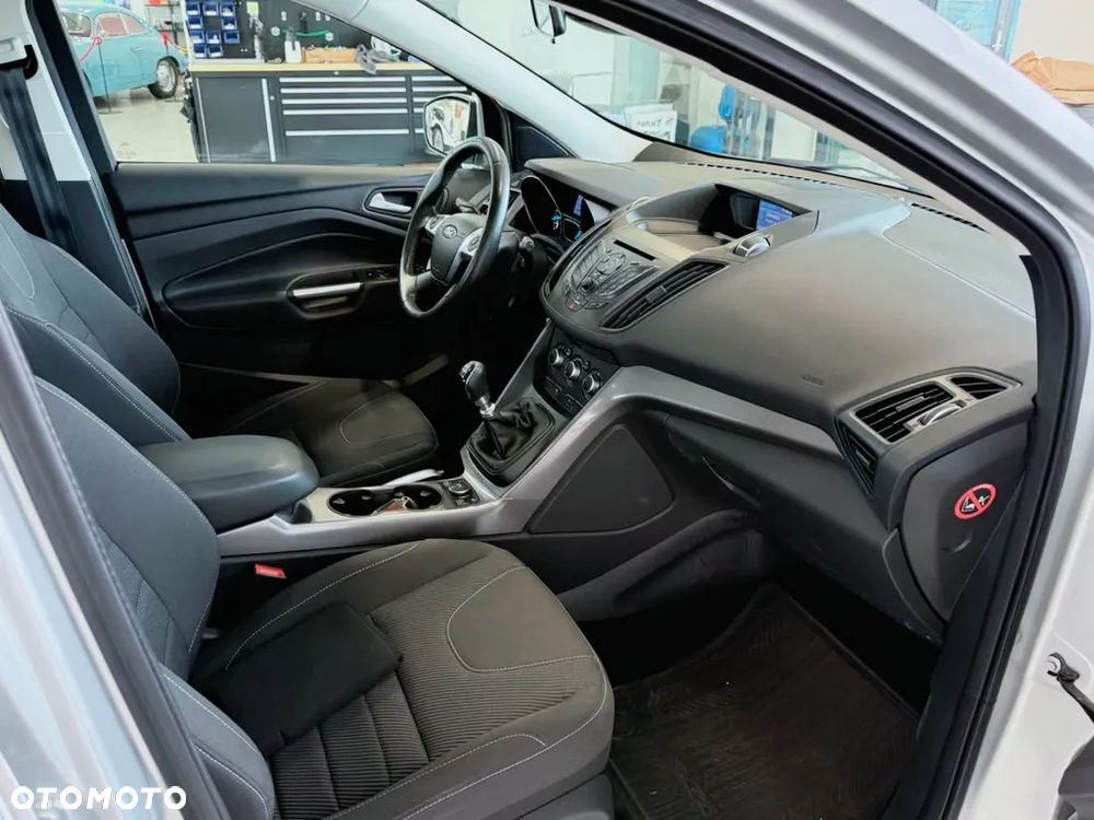 Ford Kuga - 14