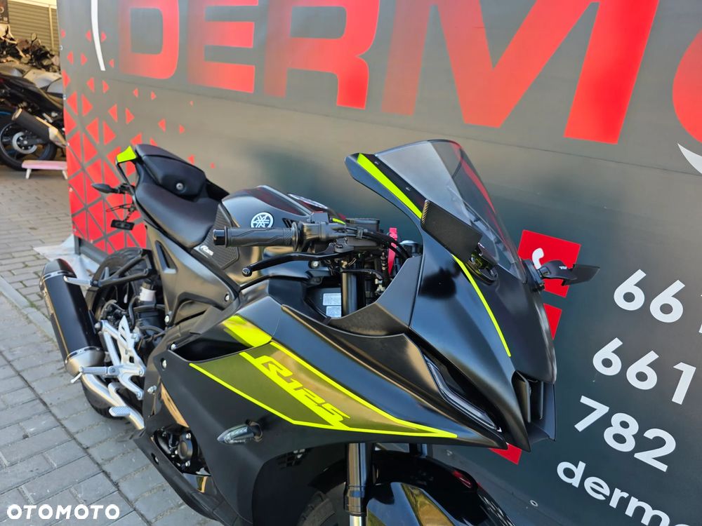 Yamaha YZF - 28