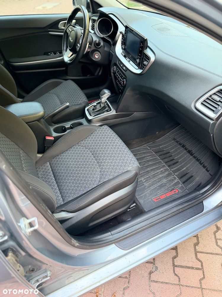 Kia Ceed 1.5 T-GDI M DCT - 11