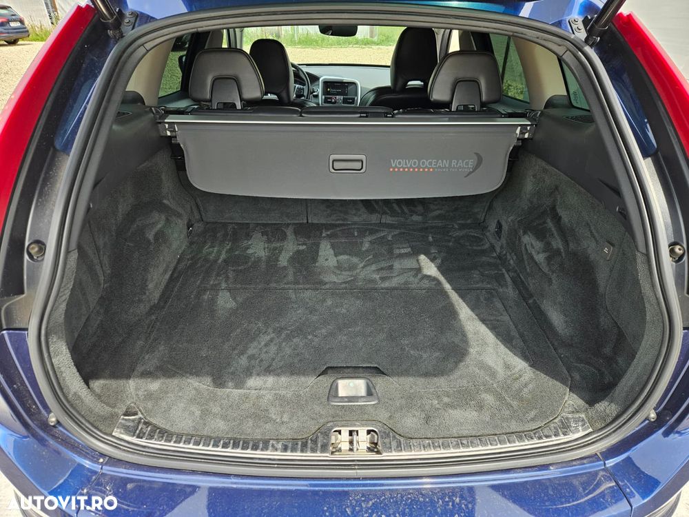 VOLVO XC60 2015 — imagine 13