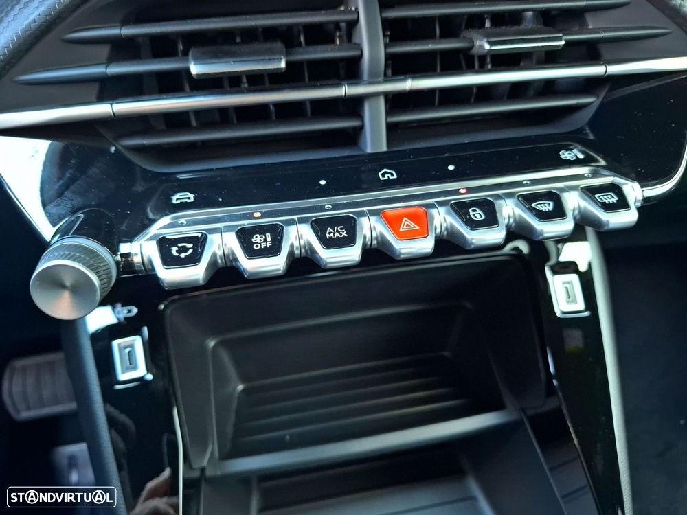 Peugeot 2008 1.2 Hybrid Allure e-DCS6 - 17