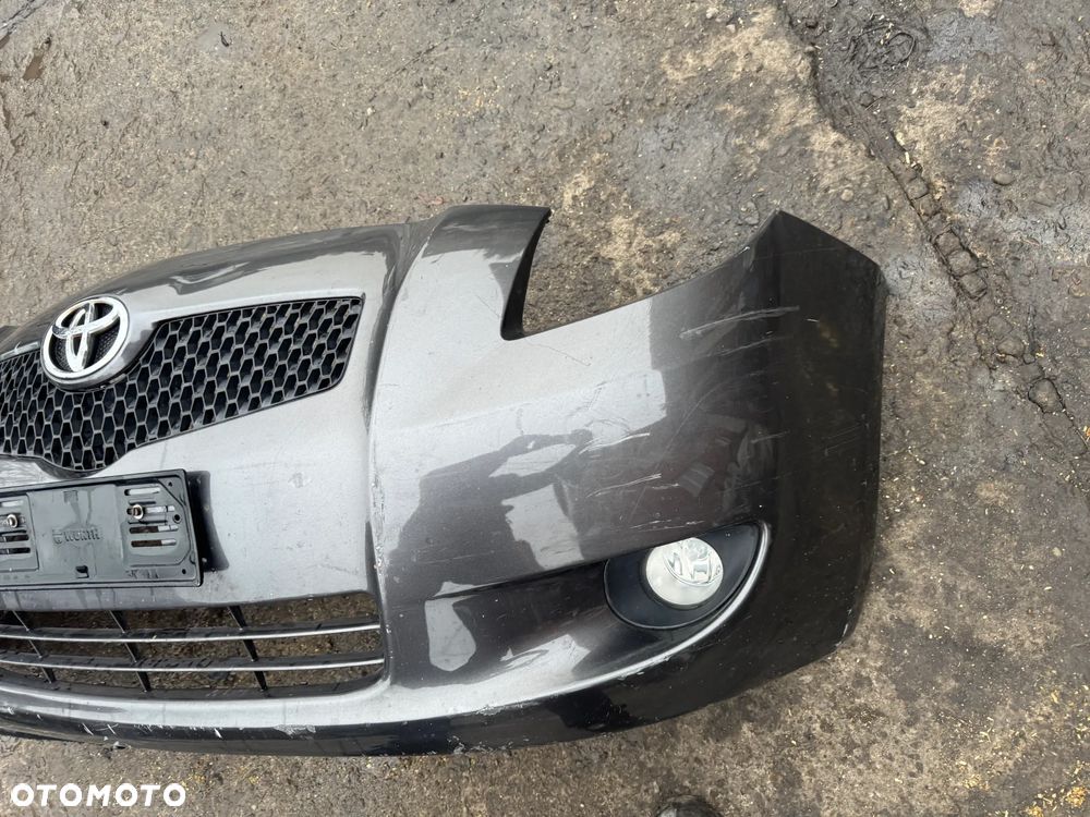 Zderzak przedni Toyota Yaris II 2005-09r - 2
