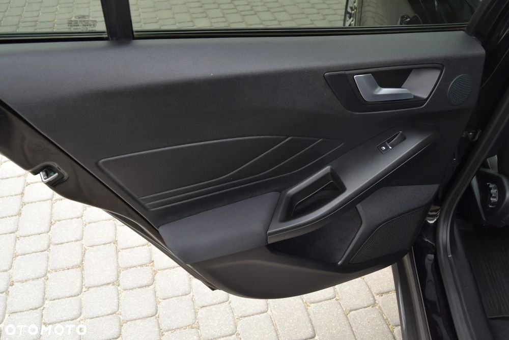 Ford Focus 1.0 EcoBoost STart-Stopp-System TITANIUM - 24