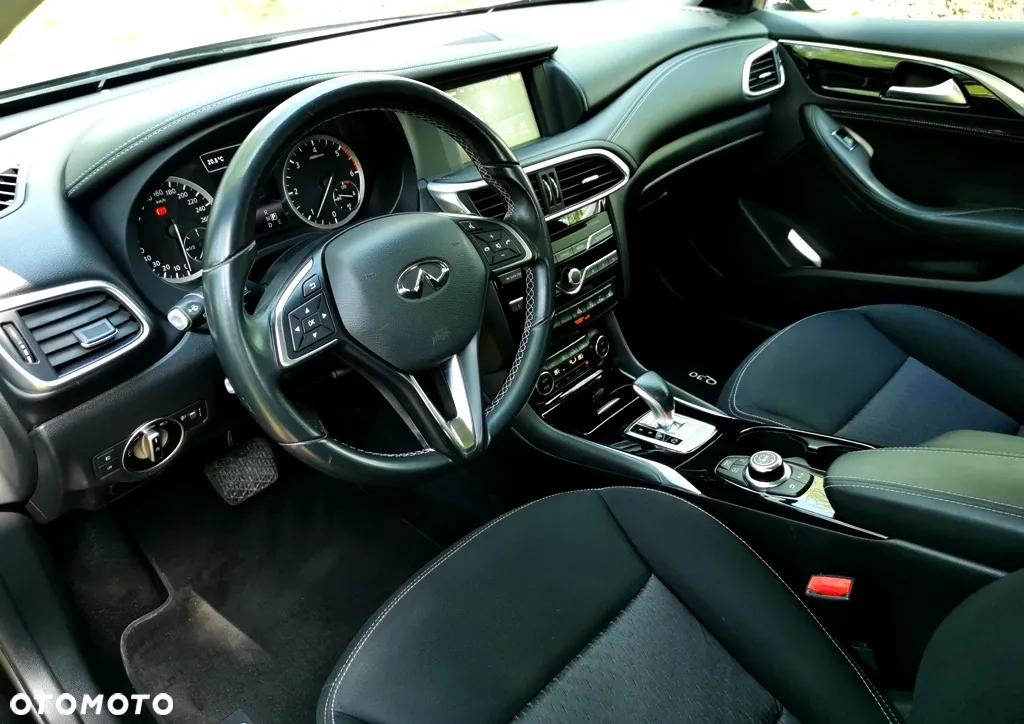 Infiniti Q30 1.5d Premium City Black 7DCT - 9