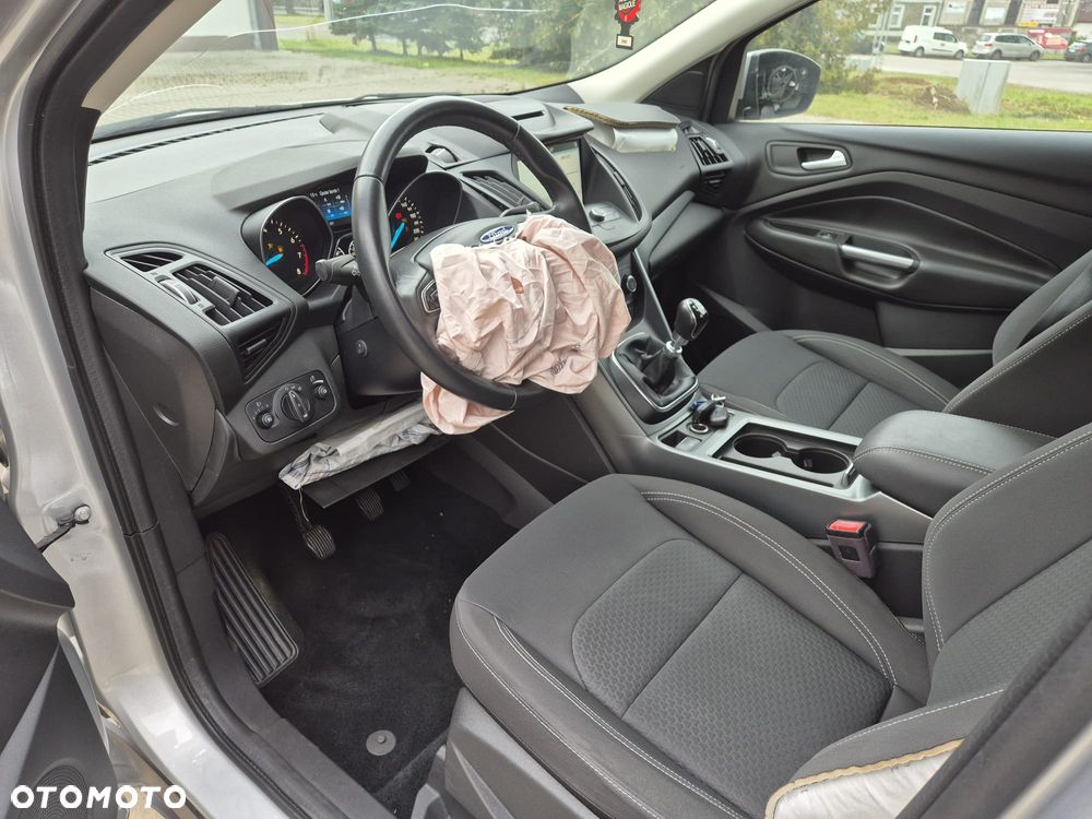 Ford Kuga 1.5 EcoBoost 2x4 Titanium - 10