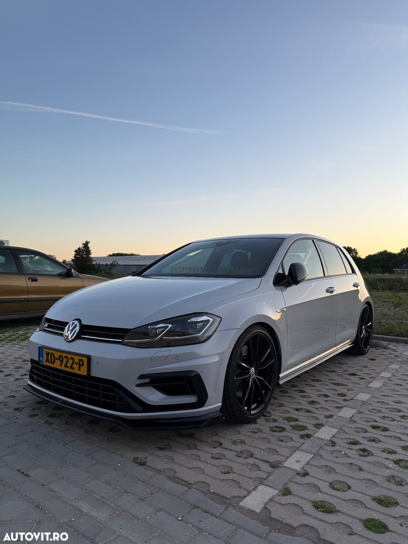 Volkswagen Golf 2.0 TSI DSG R - 3