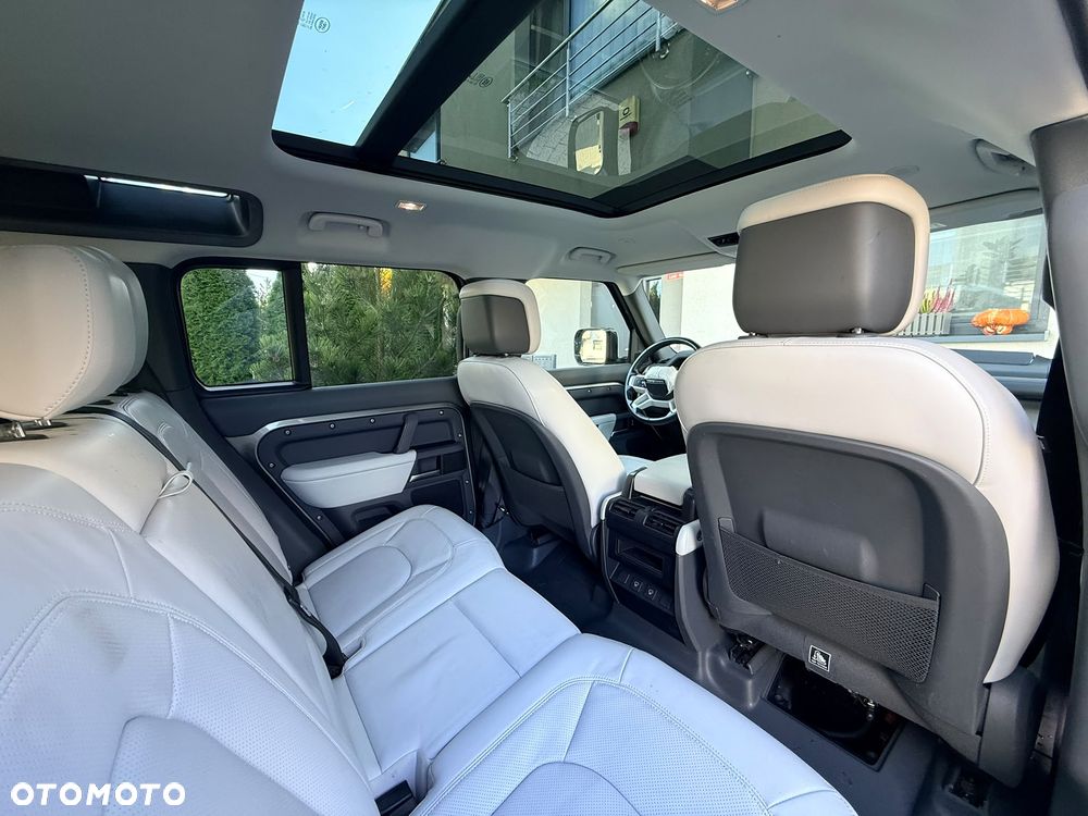 Land Rover Defender 3.0 D300 mHEV X-Dynamic HSE - 34