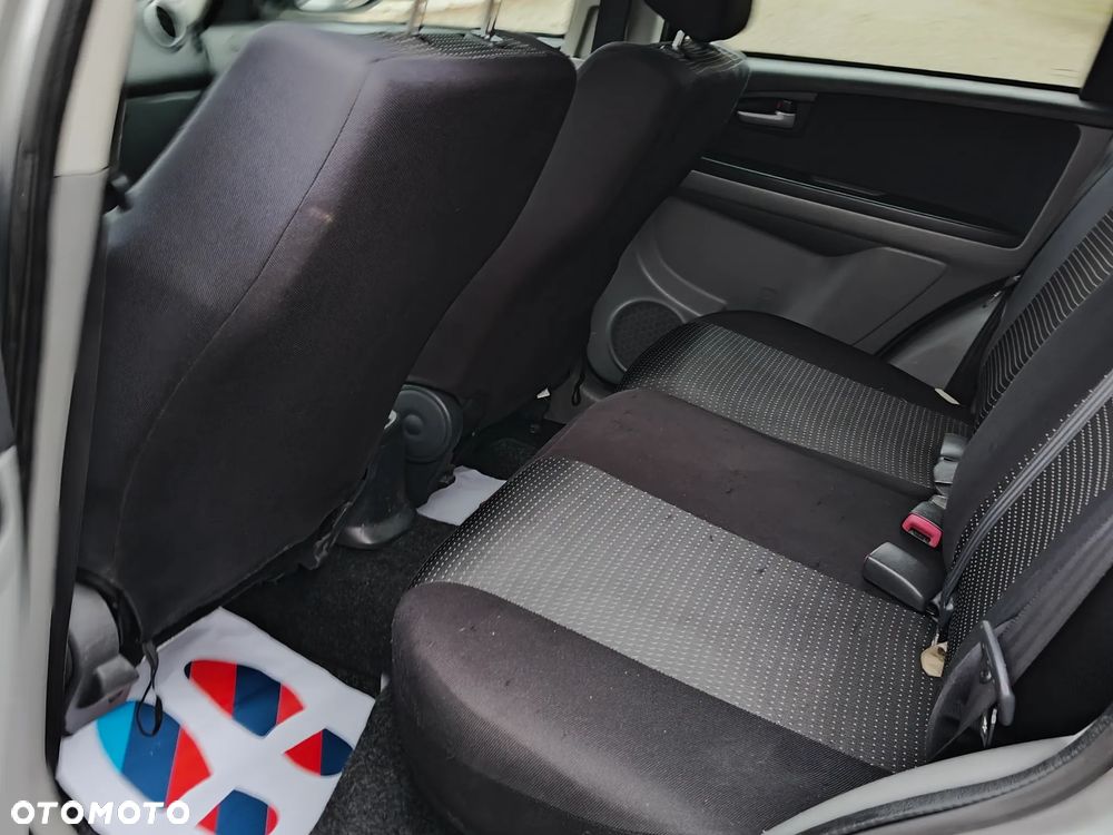 Suzuki SX4 1.9 DDiS DPF 4x2 Comfort - 8