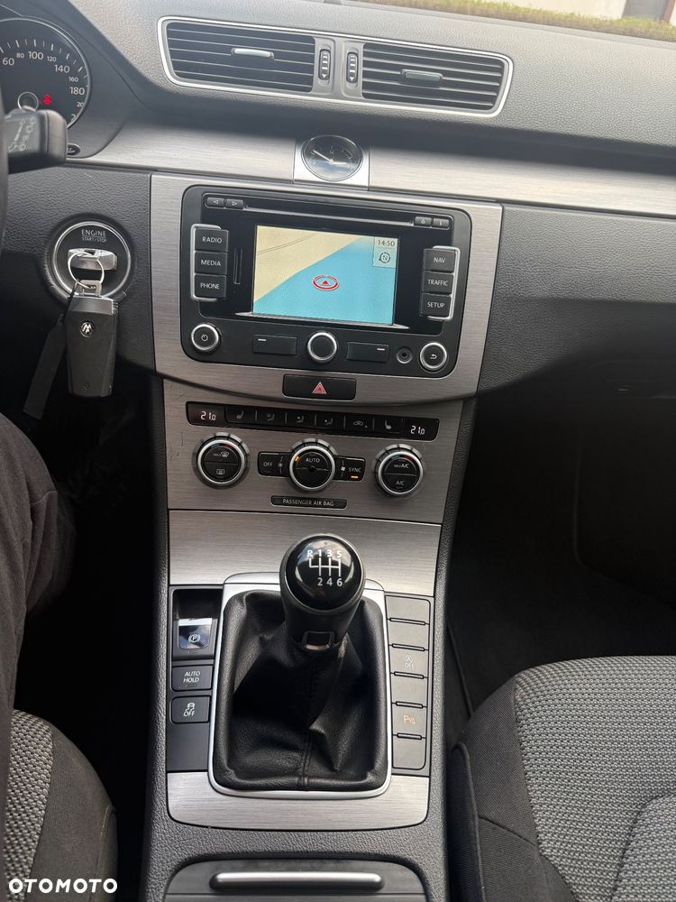 Volkswagen Passat - 23