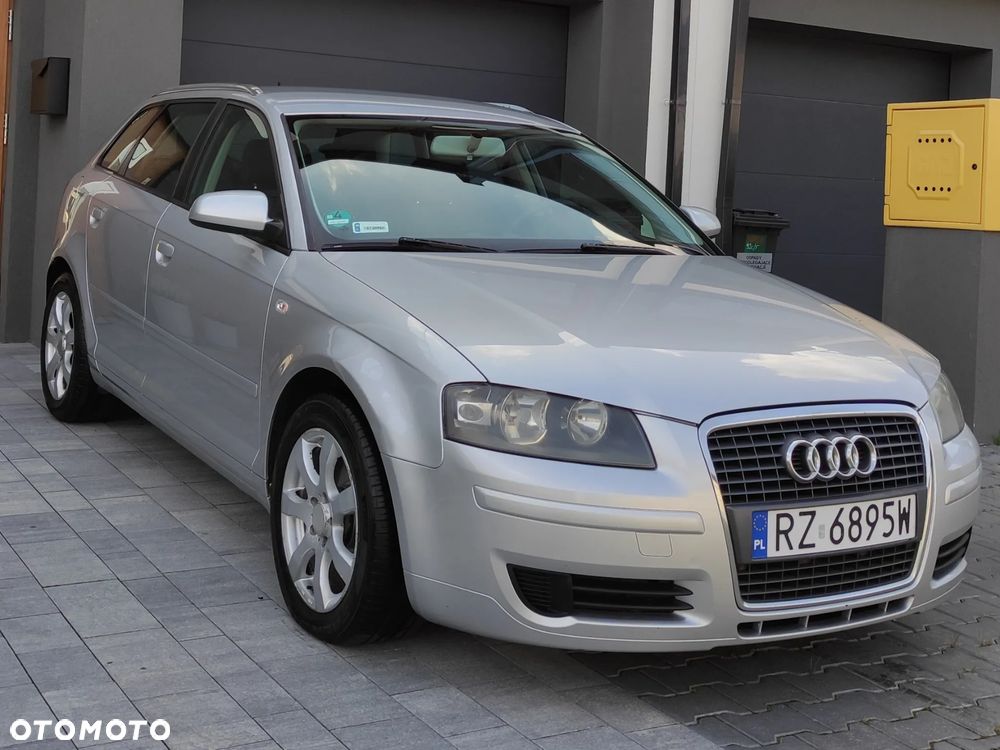 Audi A3 Sportback - 1
