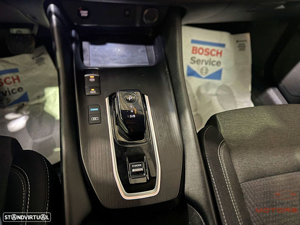 Nissan Qashqai 1.3 DIG-T N-Connecta Xtronic - 29