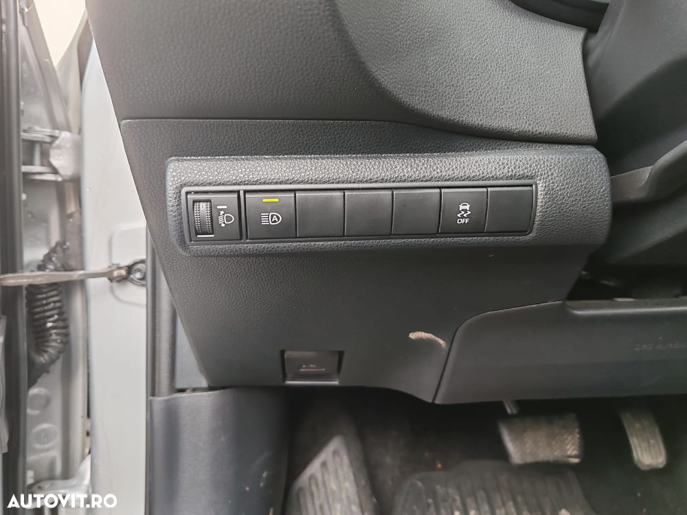 Toyota Corolla 1.8 HSD Business - 20