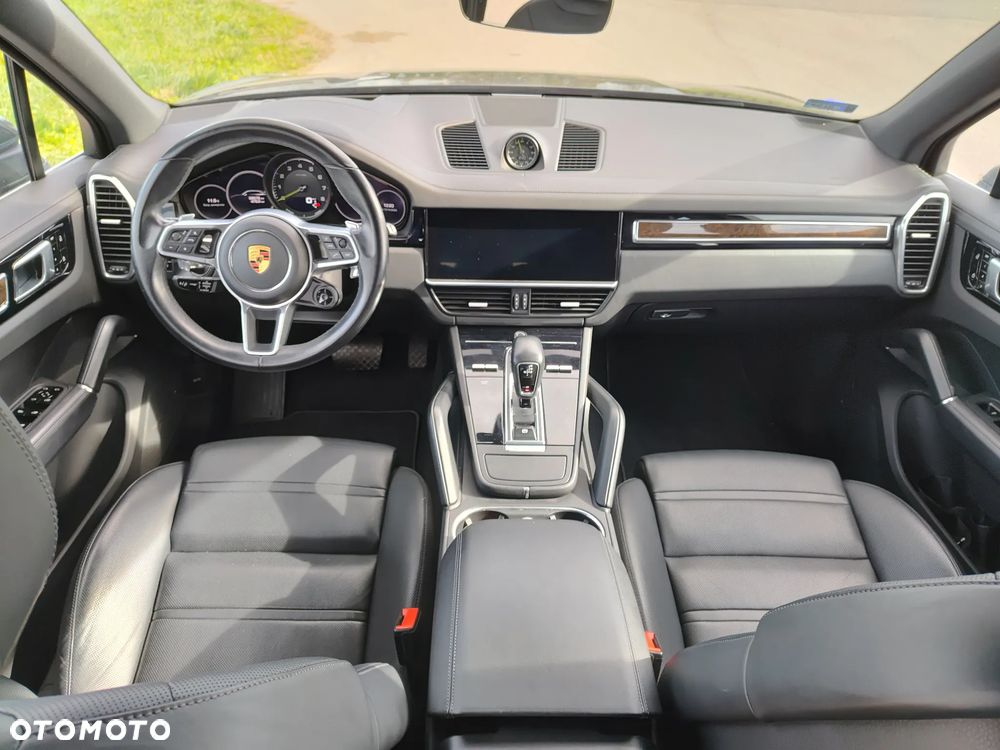 Porsche Cayenne - 7
