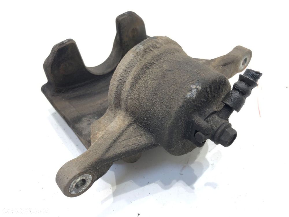 ZACISK LEWY PRZÓD  KIA CEED Sportswagon (CD) 2018 - 2022 1.4 T-GDI 103 kW [140 KM] benzyna 2018 - - 4