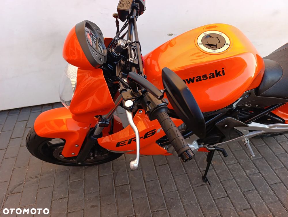 Kawasaki ER - 12