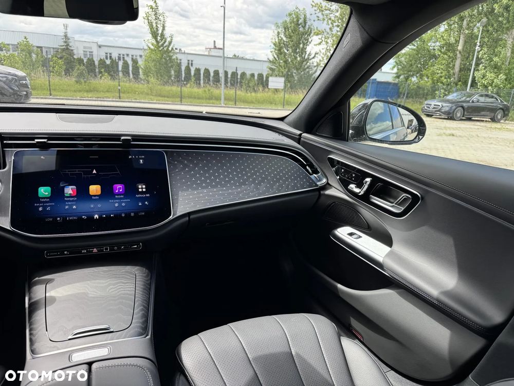 Mercedes-Benz Klasa E 220 d mHEV 4-Matic Exclusive 9G-Tronic - 17