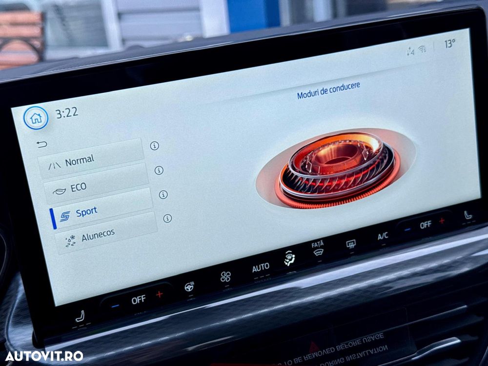 Ford Kuga 2.5 Duratec FHEV 4x4 TITANIUM - 11