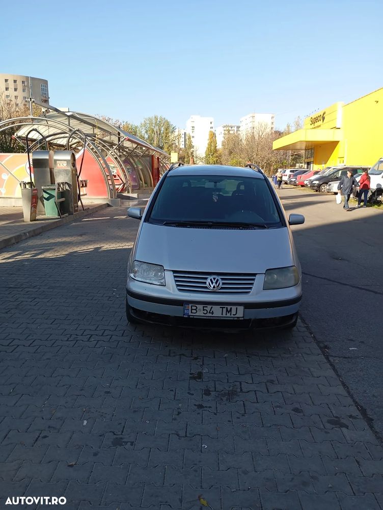 Volkswagen Sharan 1.9 TDI 4Motion Comfortline - 4