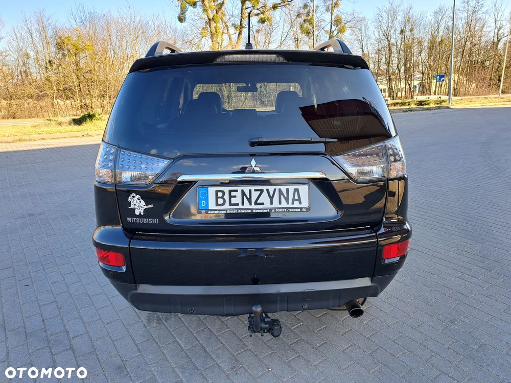 Mitsubishi Outlander - 10