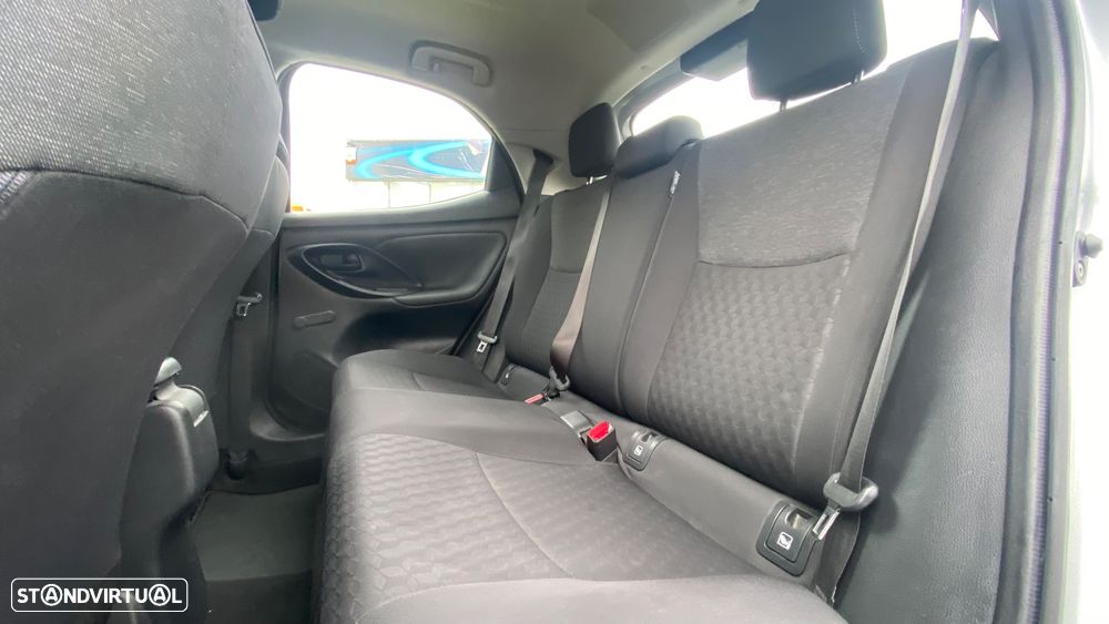 Toyota Yaris 1.5 HDF Comfort - 23