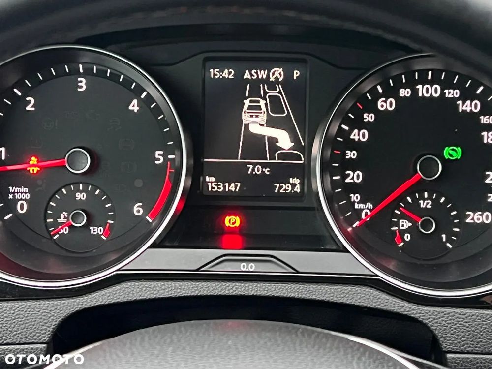 Volkswagen Passat 1.6 TDI SCR DSG - 23