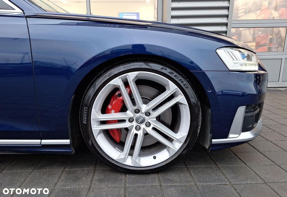 Audi S8 - 30
