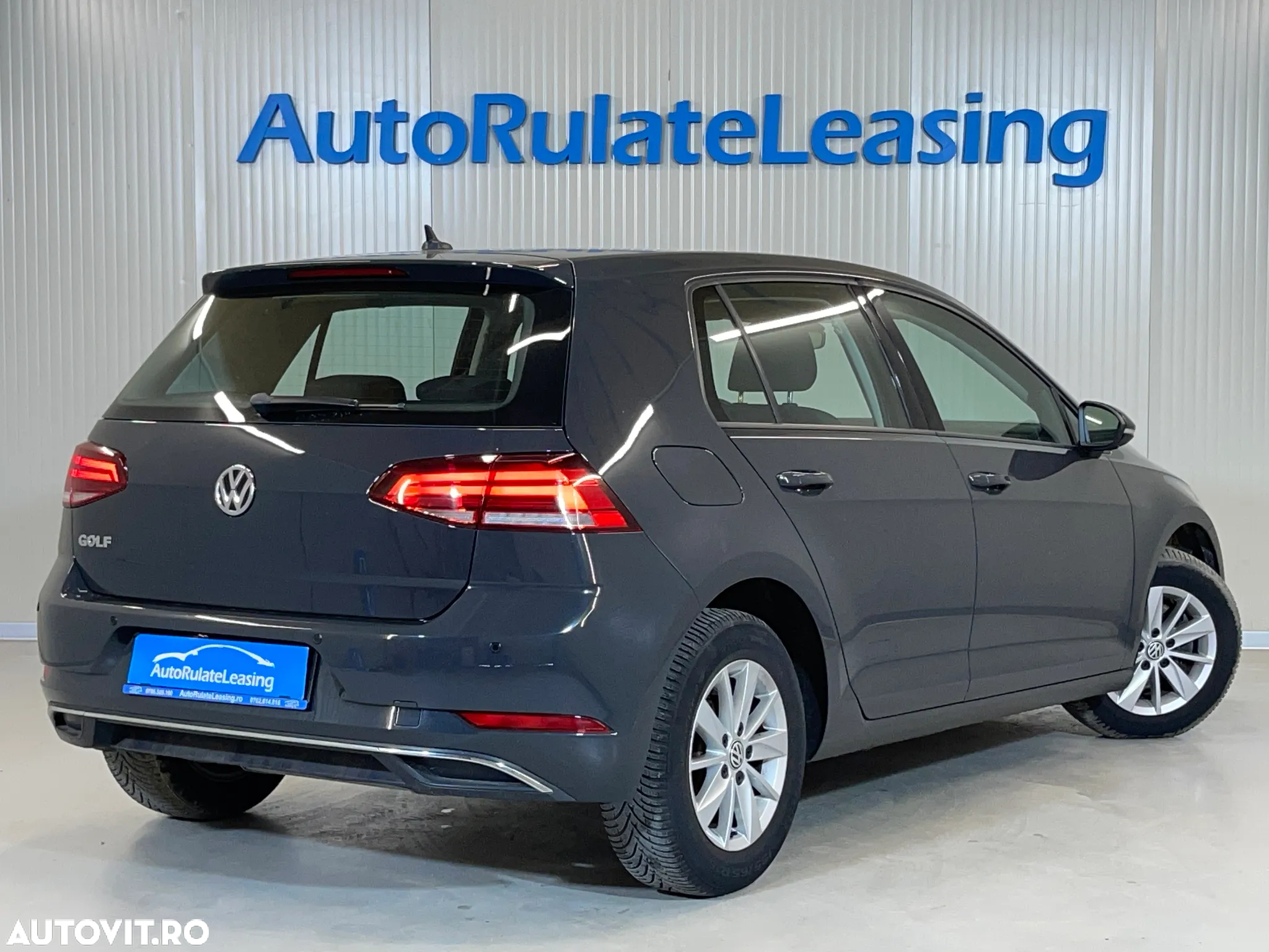 Volkswagen Golf 1.6 TDI Comfortline - 3