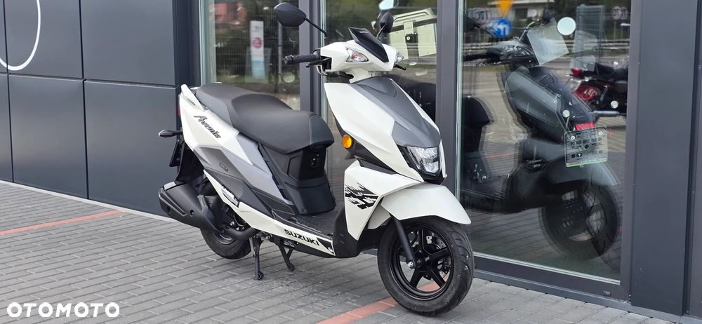 Suzuki Avenis - 6