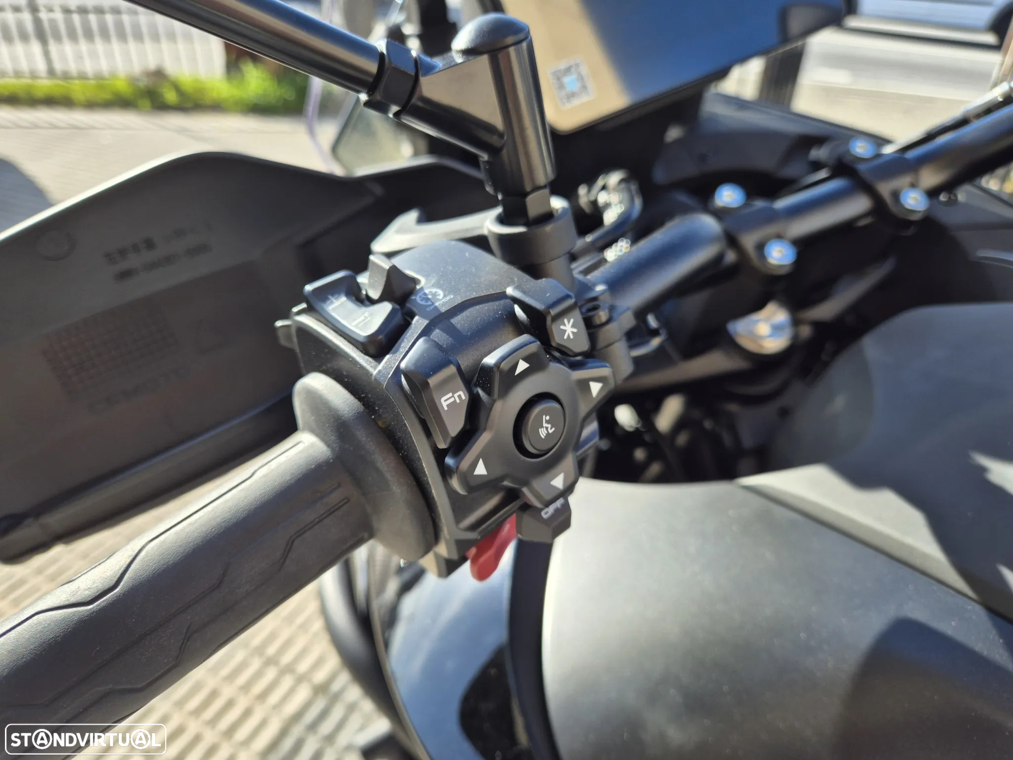 CF Moto 800MT Explore com Pack de malas - 11