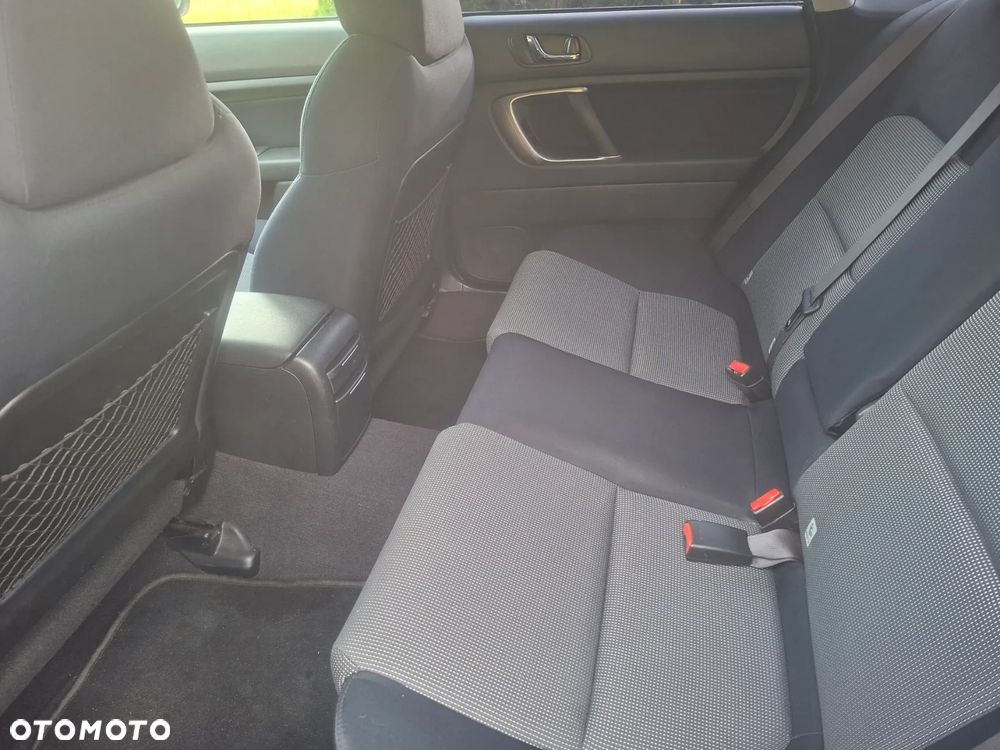 Subaru Legacy - 13