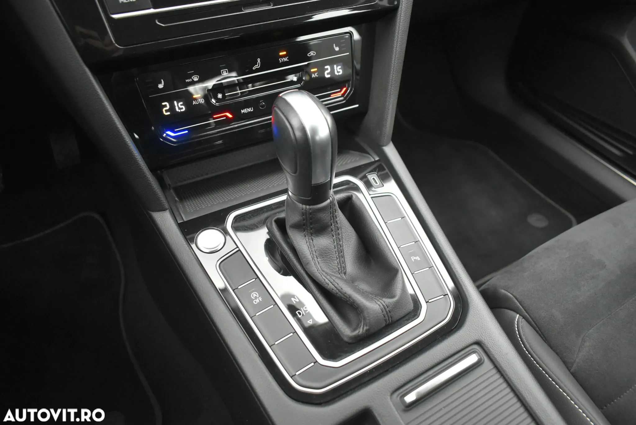 Volkswagen Passat 2.0 TDI DSG 4Motion Highline - 24