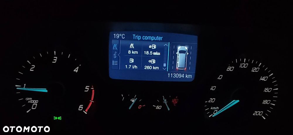Ford Tourneo Custom - 19