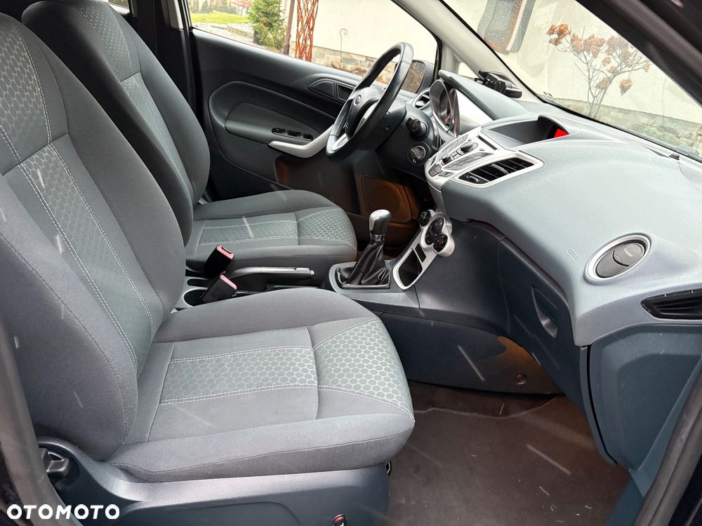 Ford Fiesta 1.6 TDCI Champions Edition - 17