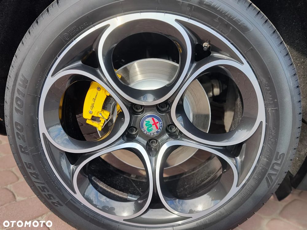 Alfa Romeo Stelvio 2.0 Turbo 16V AT8-Q4 Lusso Ti - 17