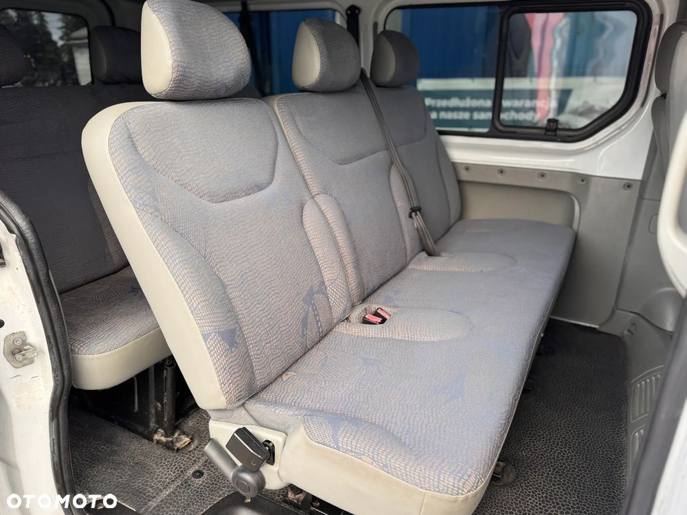 Renault Trafic Passenger - 21
