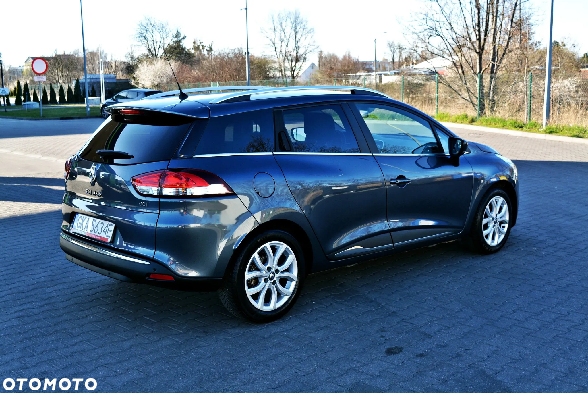 Renault Clio 1.5 dCi Limited - 19