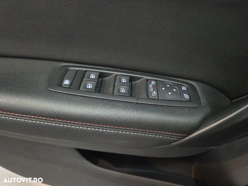 Renault Megane TCE 160 EDC RS Line - 23