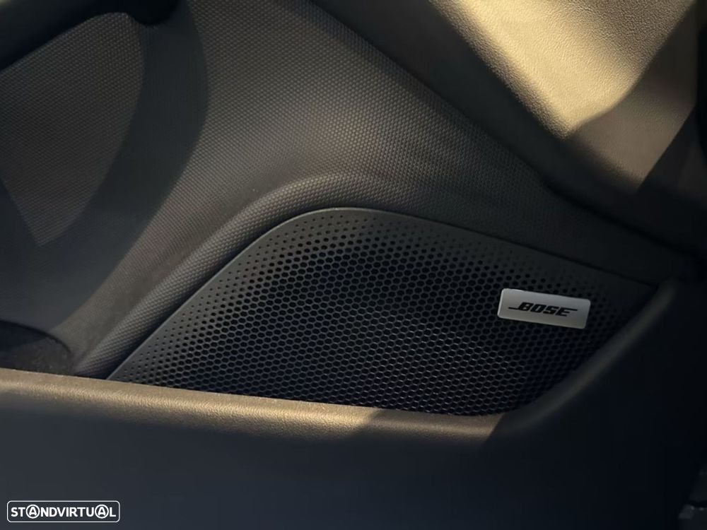 Porsche Taycan Cross Turismo - 14