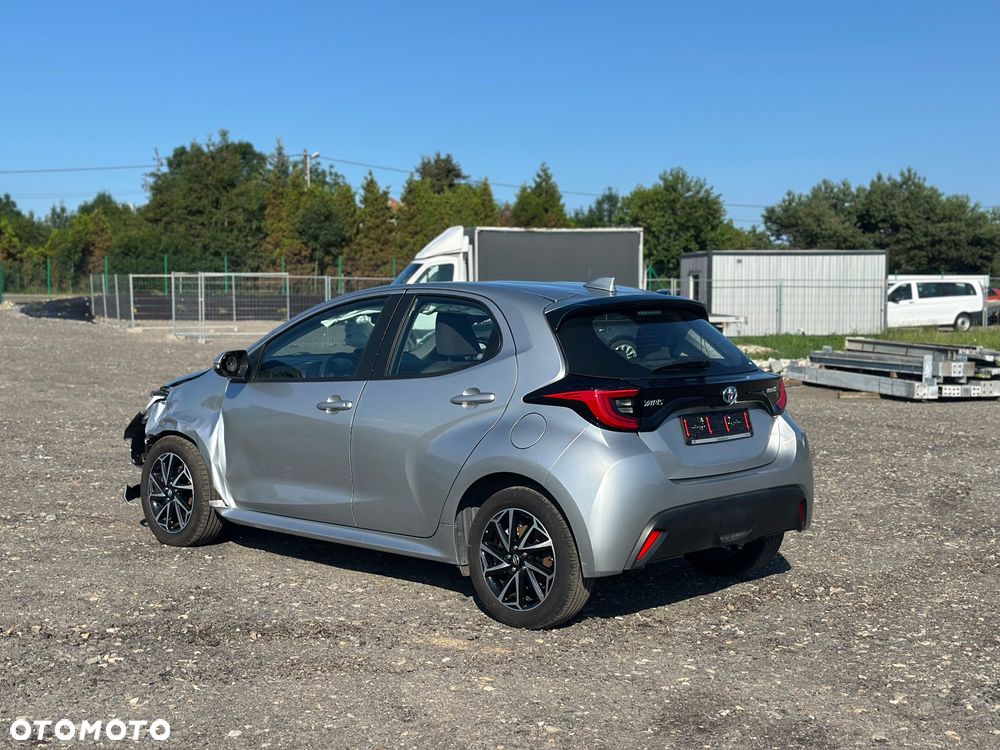 Toyota Yaris - 10
