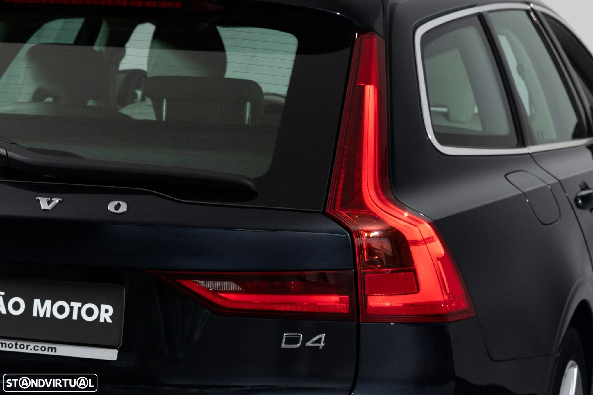 Volvo V90 2.0 D4 Momentum Geartronic - 7