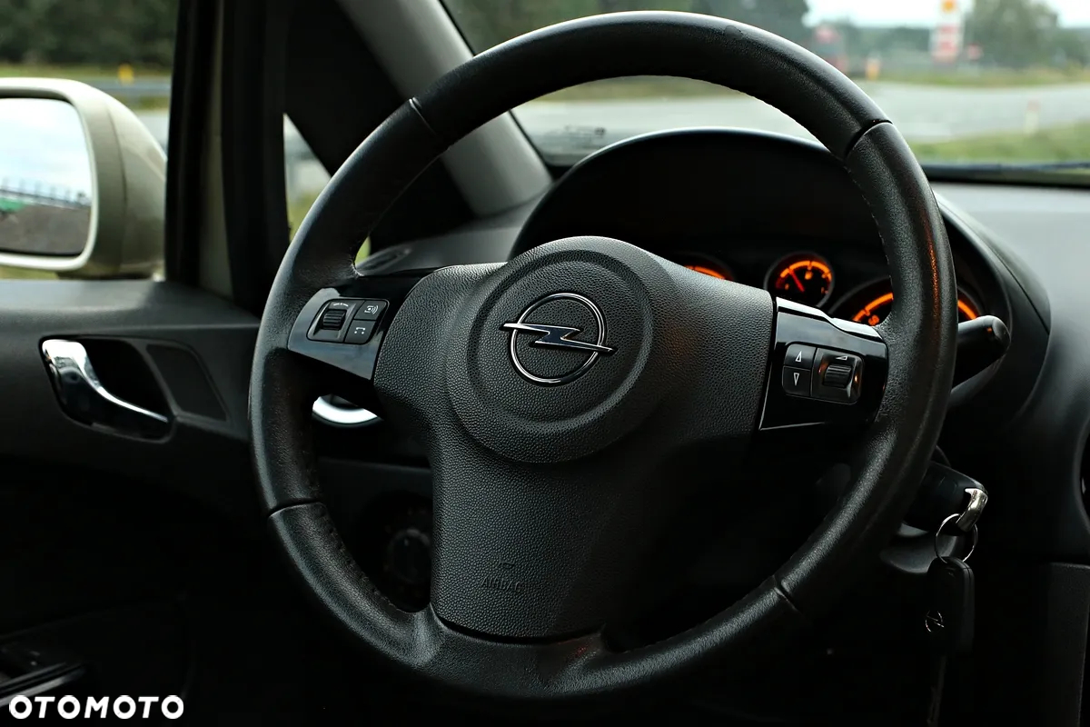 Opel Corsa 1.4 Cosmo - 34