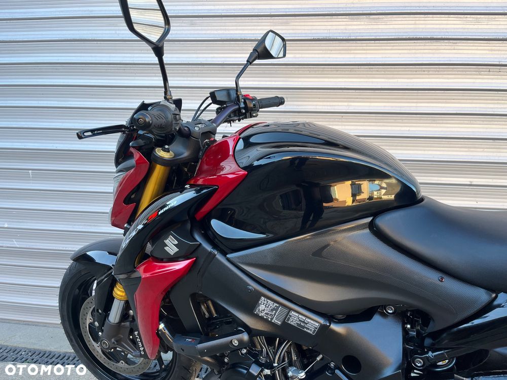 Suzuki GSX 1000 - 17
