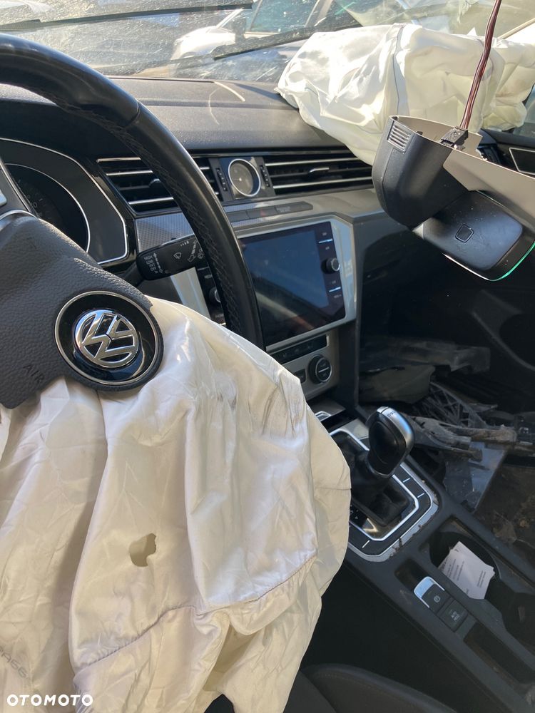 Volkswagen Passat - 6
