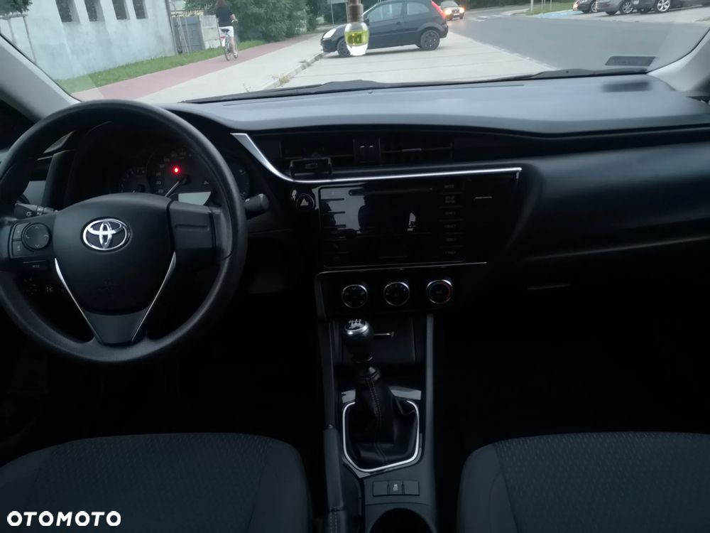 Toyota Corolla 1.6 Active - 9