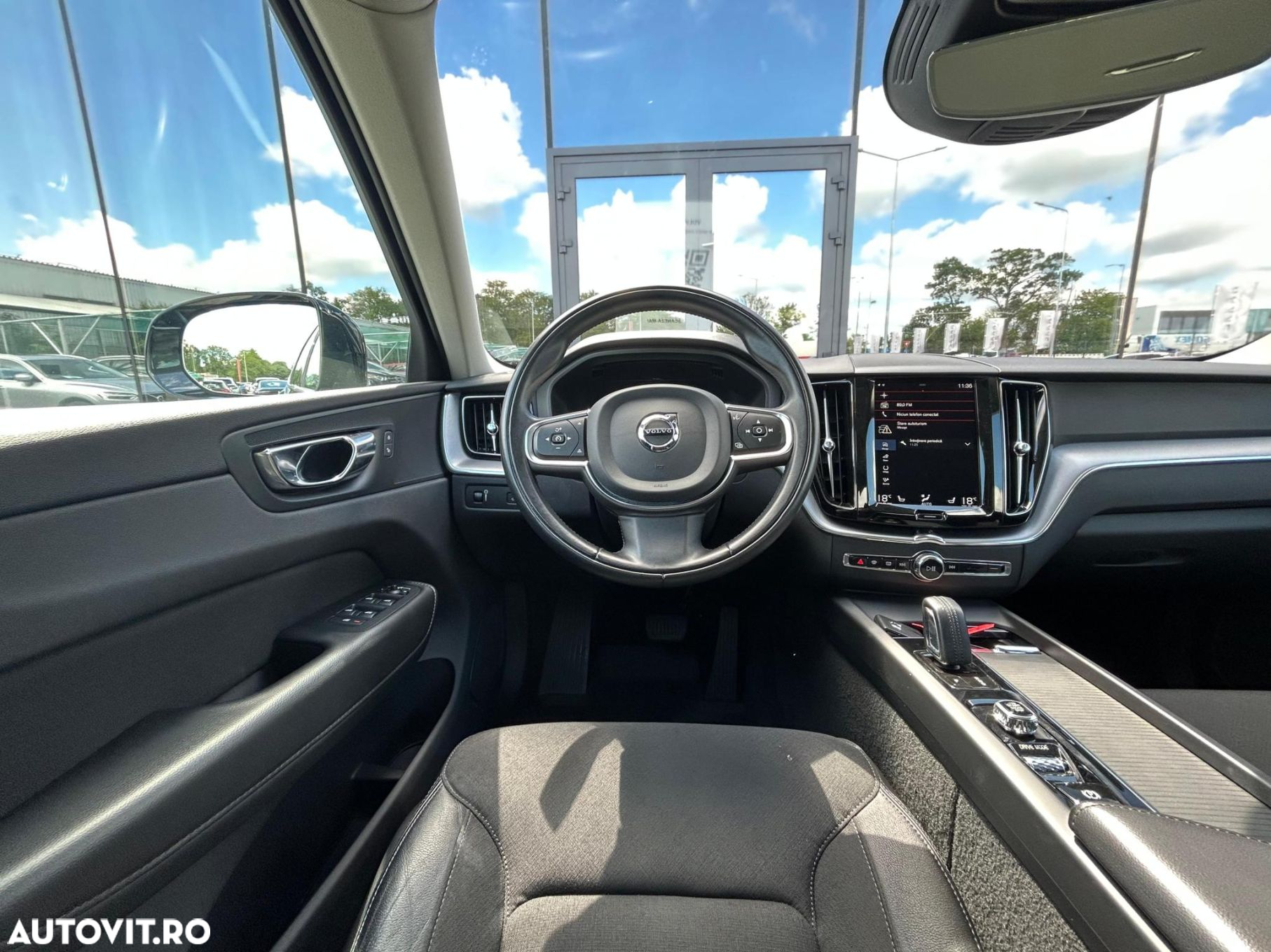Volvo XC 60 B4 MHEV AWD Momentum Pro - 9